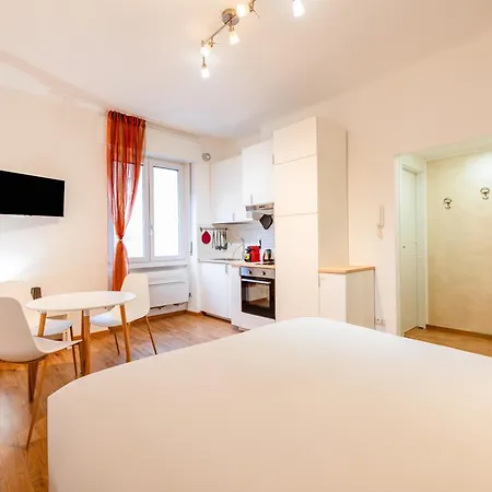 Insubria's Nest - Cozy 아파트 *